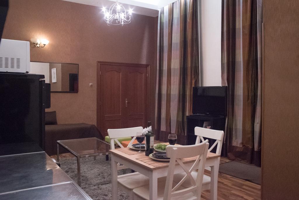 Inviting Flat In The Heart Of Town Apartment บูดาเปสต์ ภายนอก รูปภาพ